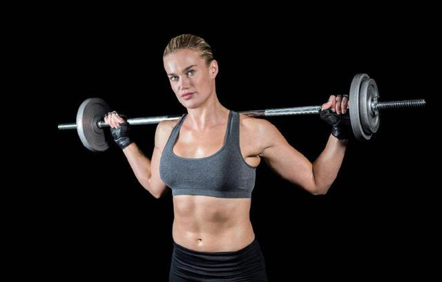 想要練出結(jié)實(shí)的胸肌，不會(huì)杠鈴怎么可以？告訴你杠鈴的