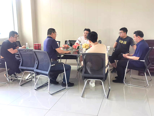 2022年6月23日，體育用品連鎖超市Intersport 來(lái)我廠(chǎng)洽談合作